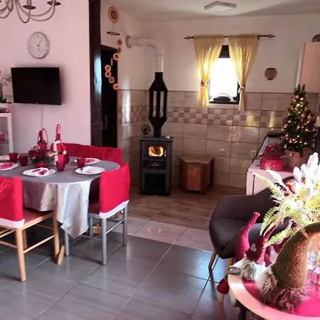 Casa de Férias Dolina Mira *